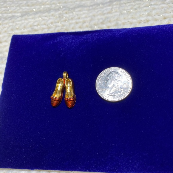 Gold-tone Two Red Slippers Charm ❤️✨ - Picture 3 of 4